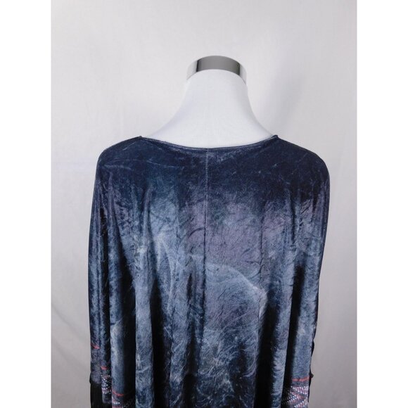 Wolf Graphic Poncho Womens One Size Black Gray Fringe Velvet Boho Aztec Ruana - Picture 8 of 12